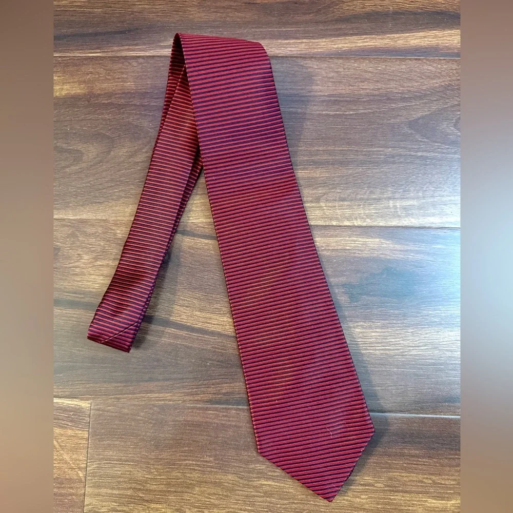 Brooks Brothers Makers Burgundy and Black Pinstripe All Silk Hand Made Tie